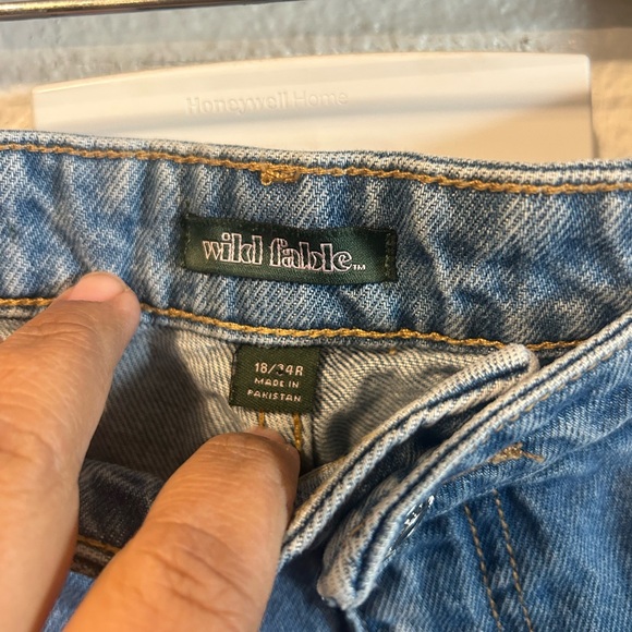 Wild Fable Womens Blue Denim Shorts High Rise Mom Size 18/34R (1326) - Picture 5 of 8